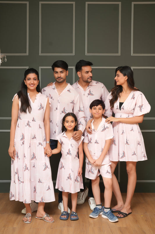 Group Matching Holiday Outfits – Tropical Vibes for Friends & Family