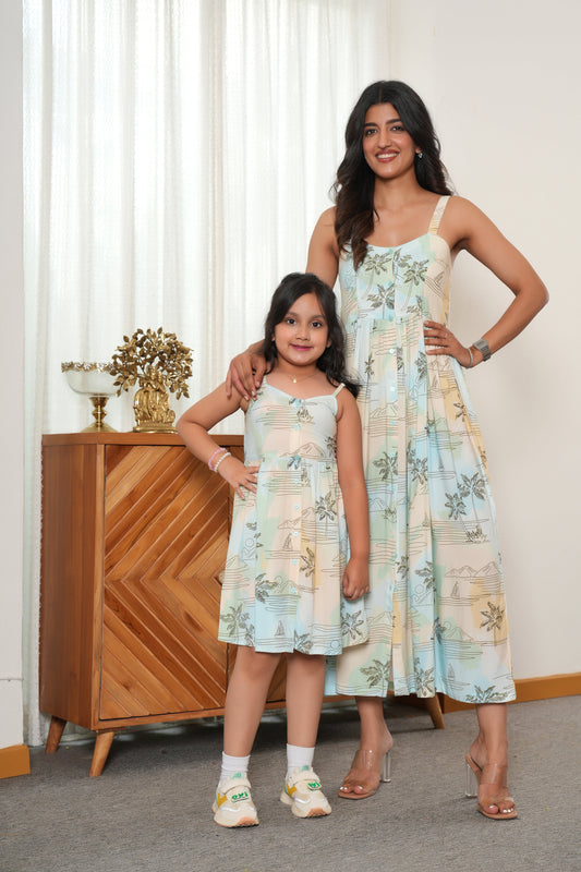 Mother & Daughter Matching Dresses – Family Beach Outfit Combo