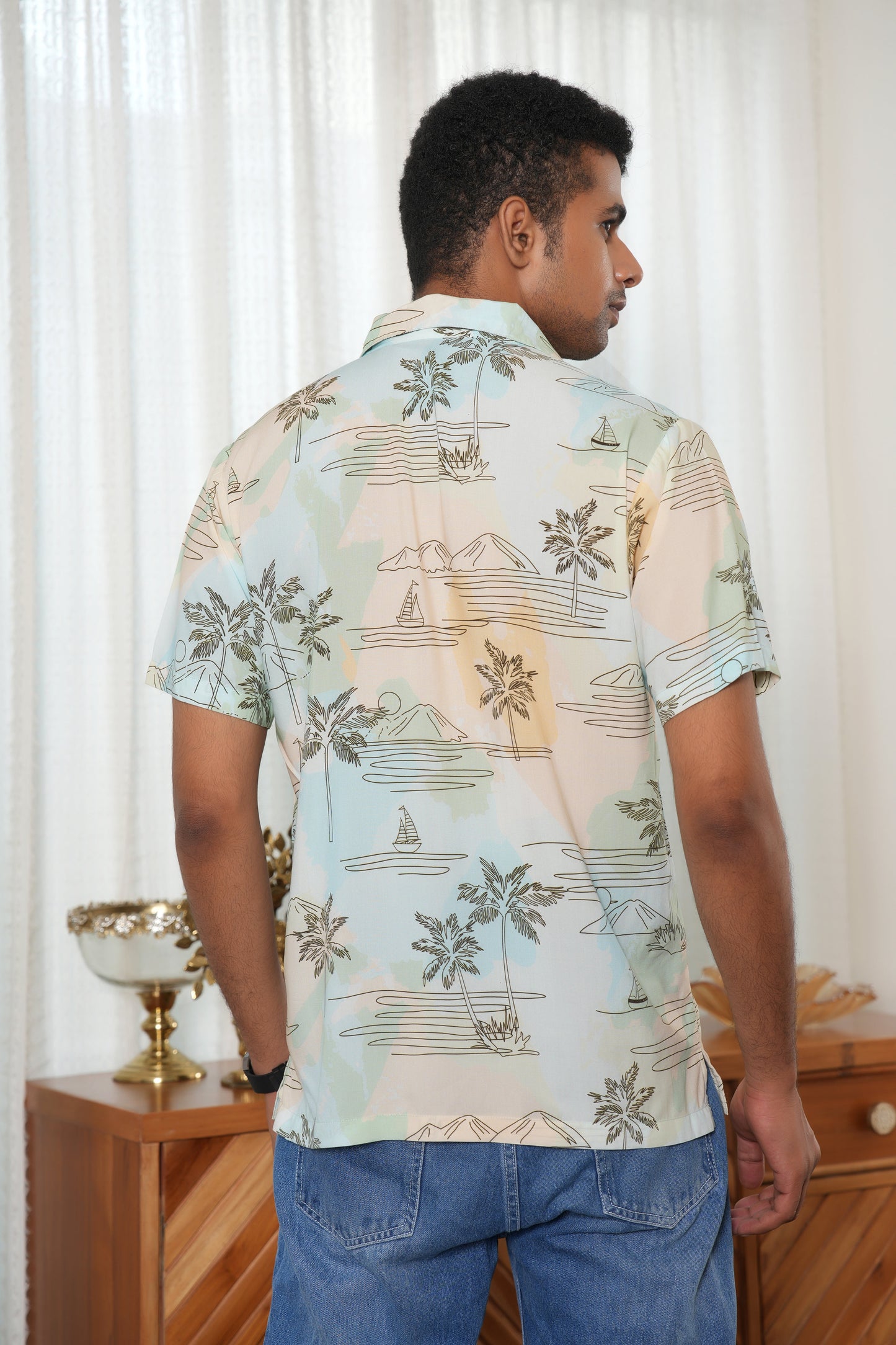 Men’s Short Sleeve Resort Shirt – Casual Vacation Outfit