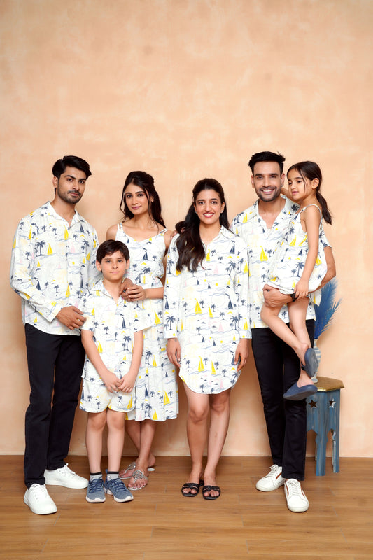 Group Matching Holiday Outfits – Tropical Vibes for Friends & Family