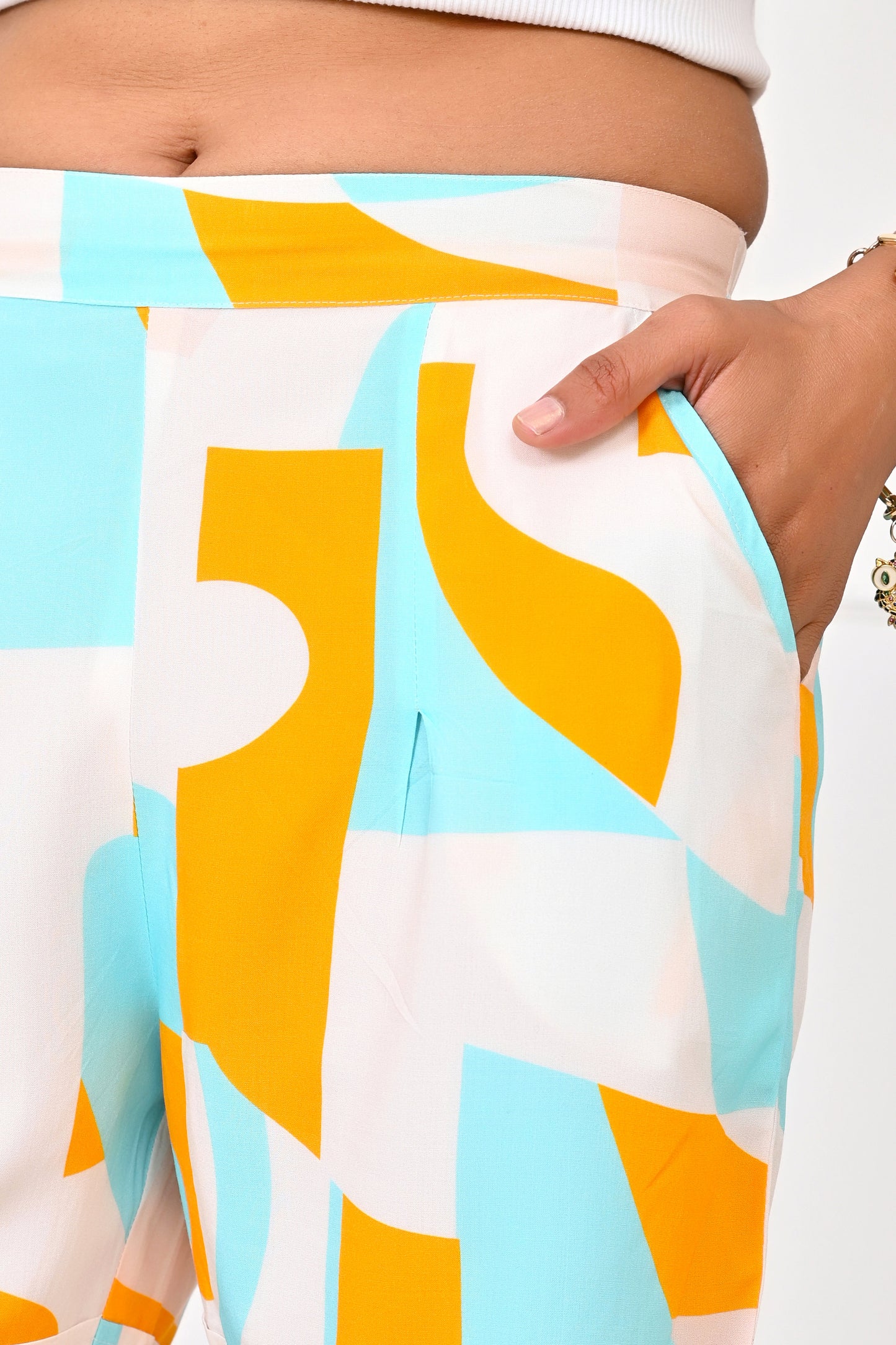 Women’s Abstract Co-Ord Set – Shirt & Shorts Summer Outfit