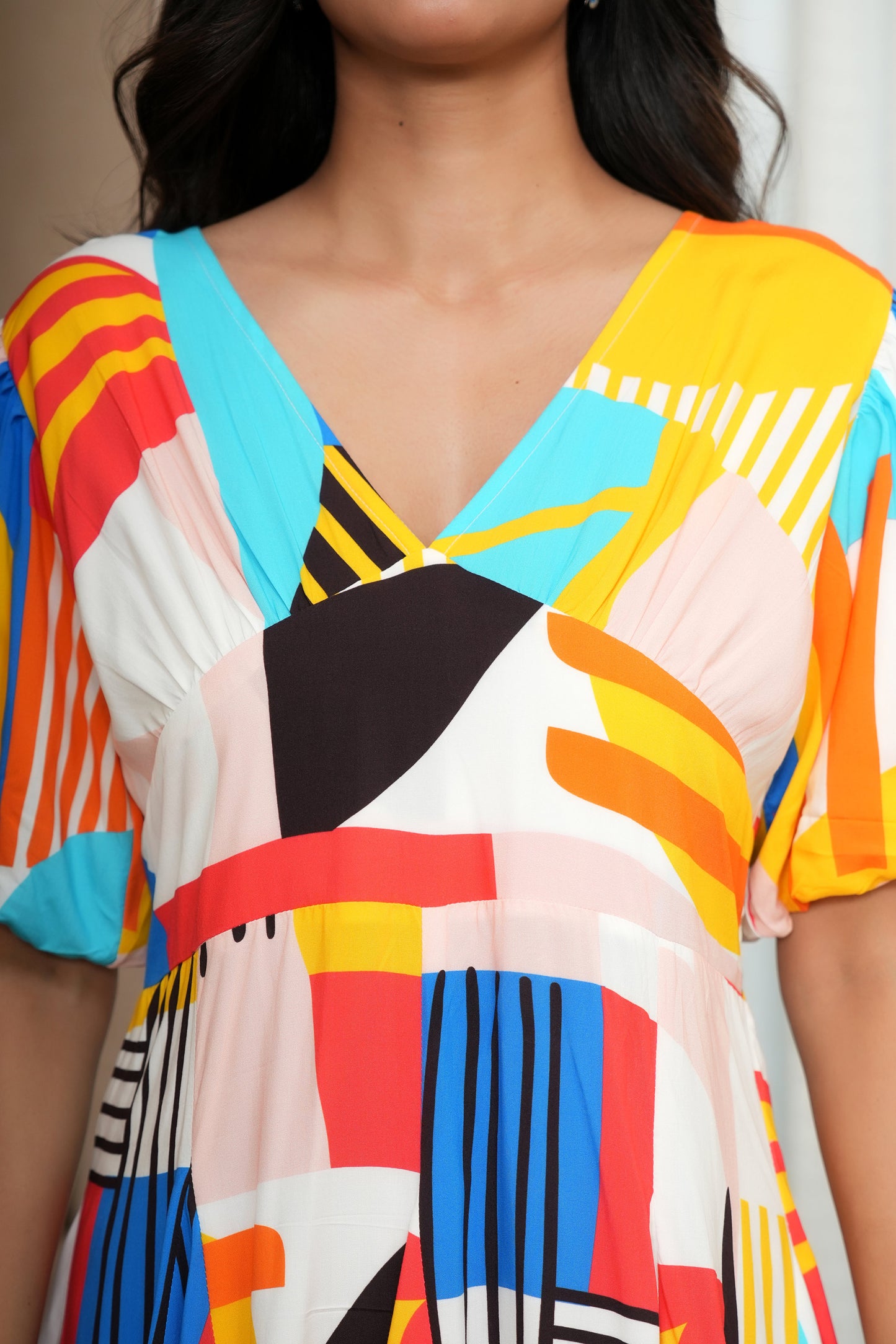 Women’s Short Dress – V-Neck Resort Outfit for Dinners & Getaways