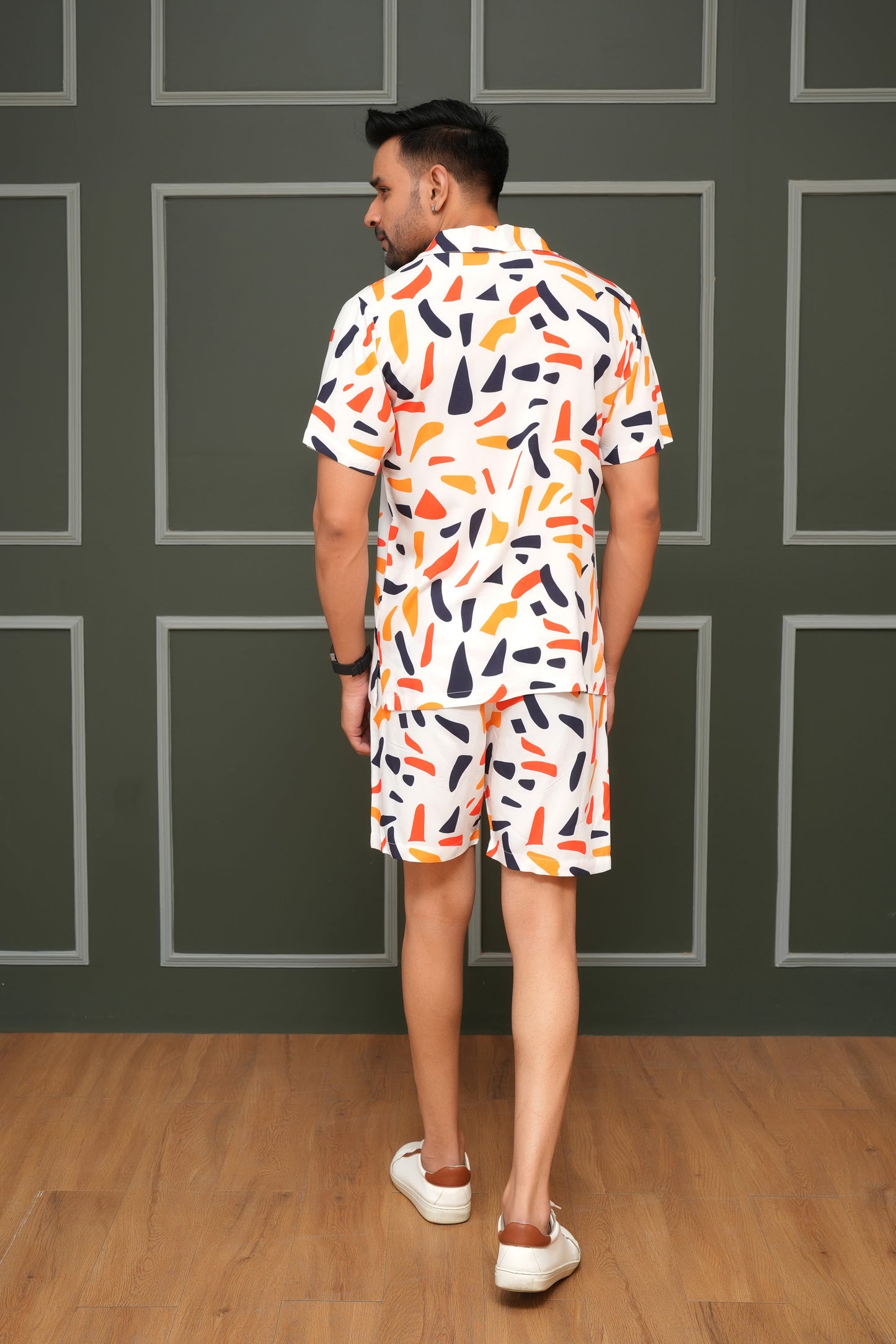 Men’s Tropical Co-Ord Set – Cabana Collar Shirt & Shorts Vacation Wear