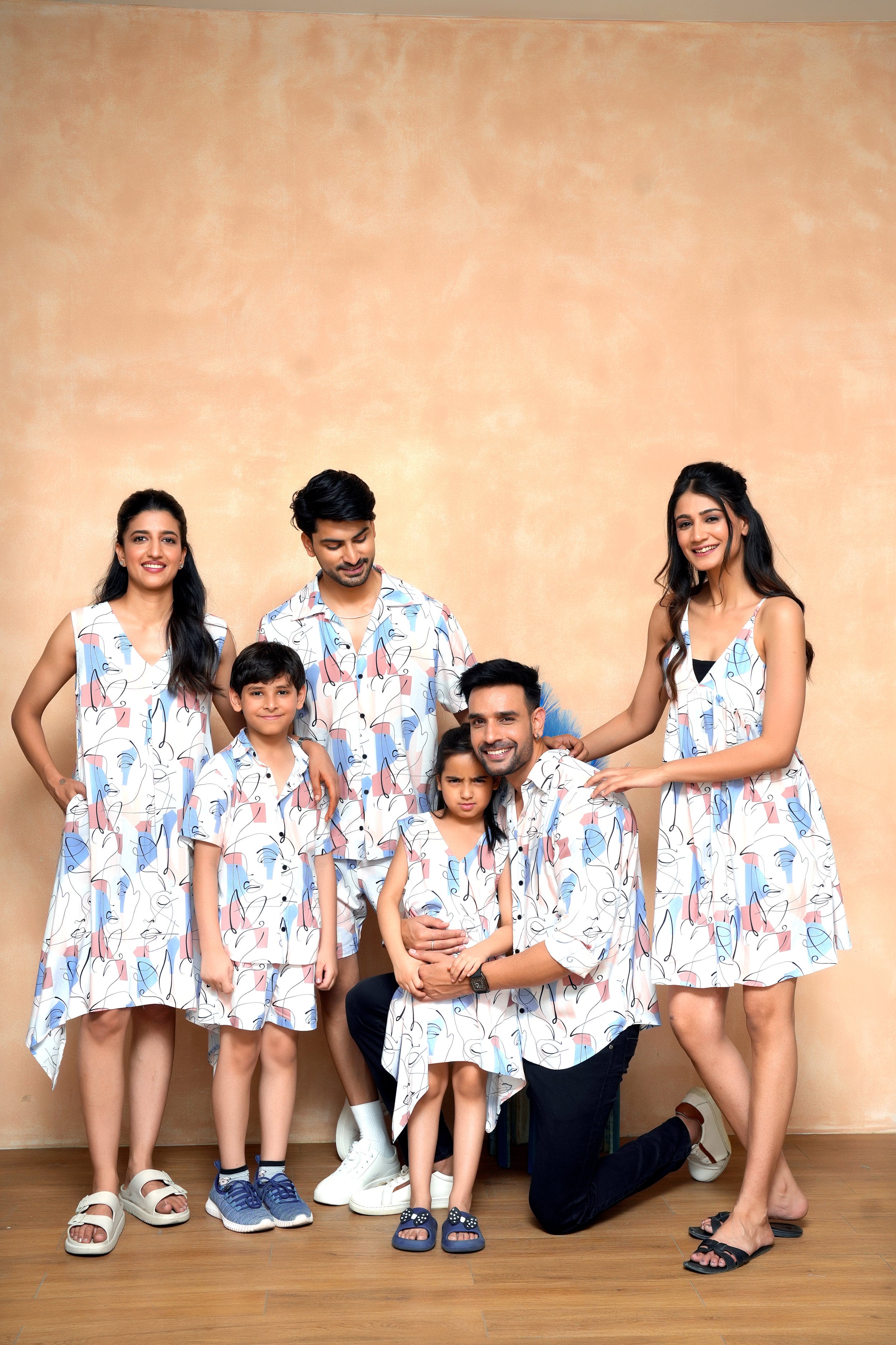 Group Matching Outfits – Coordinated Tropical Vacation Wear for Friends & Family