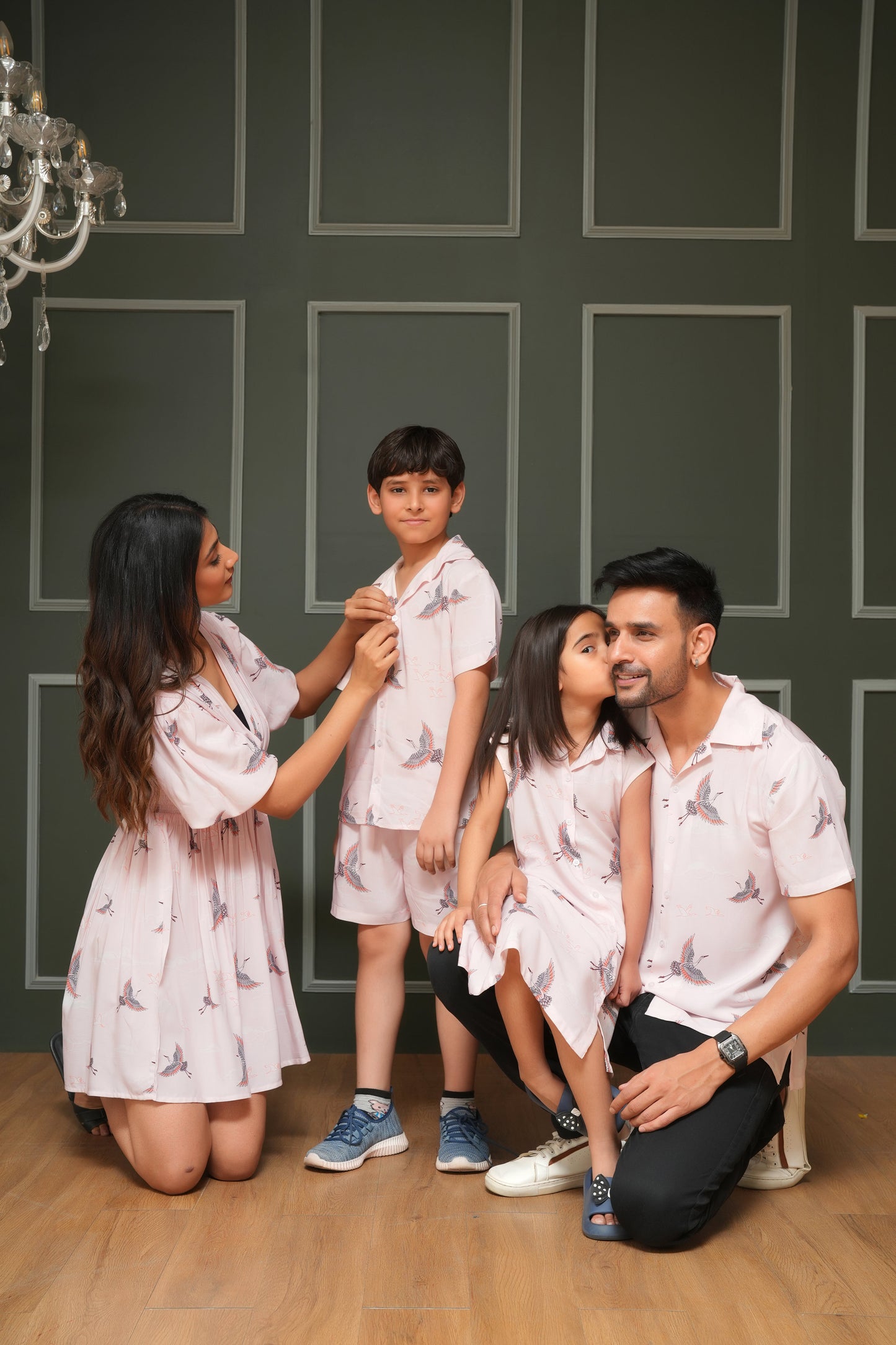 Family Matching Vacation Outfits – Coordinated Tropical Print Apparel