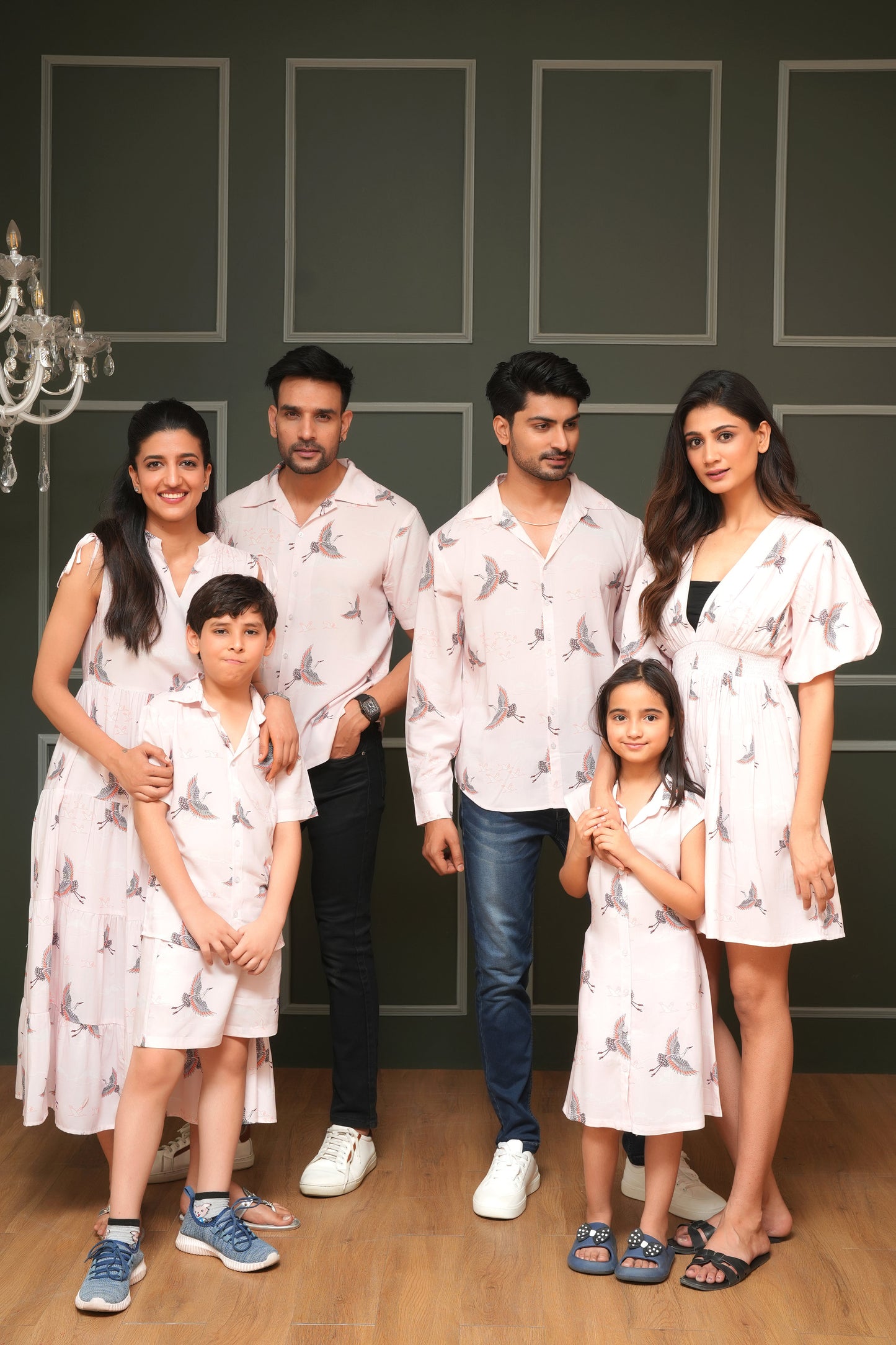 Group Matching Holiday Outfits – Tropical Vibes for Friends & Family