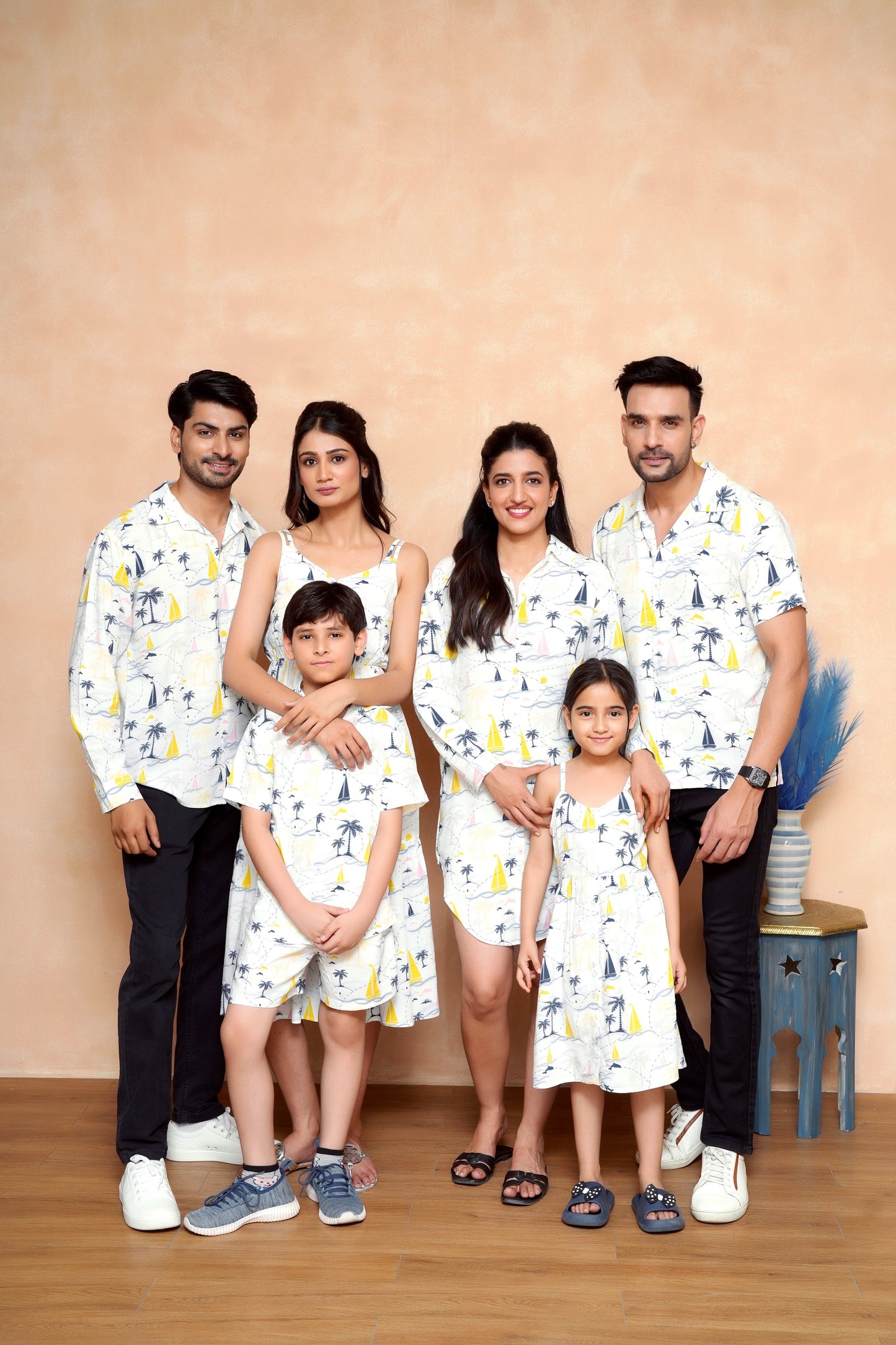 Group Matching Holiday Outfits – Tropical Vibes for Friends & Family