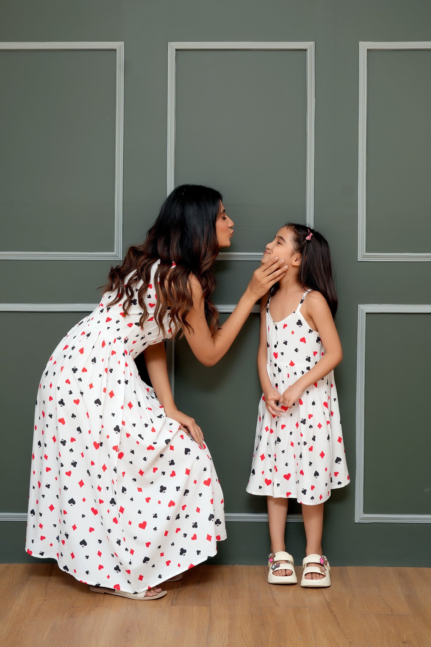 Mom and Daughter Matching Dresses – Printed Resort Wear for Vacations