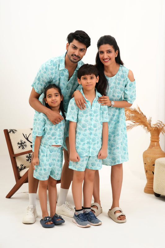 Family Matching Vacation Outfits – Coordinated Tropical Print Apparel